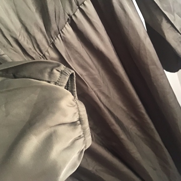 Gorgeous vintage  army green satiny jumpsuit 80’s perfect condition! - Picture 6 of 8